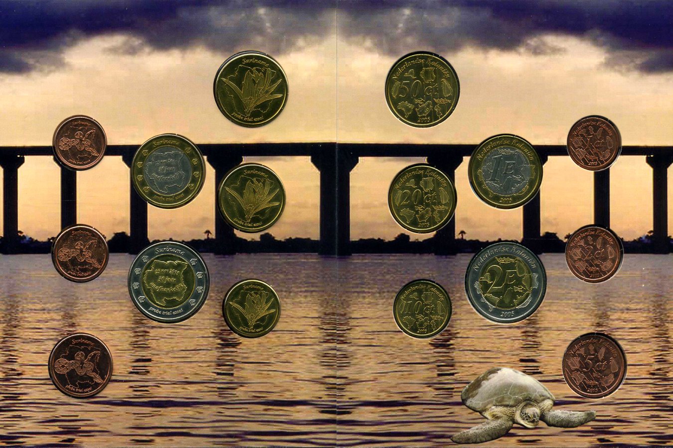 Восьмерка монет. Монеты Суринама. Суринам банковский набор монет. Буклет из восьми монет. 8 монет в операции
