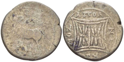 ДРЕВНЯЯ ГРЕЦИЯ, ИЛЛИРИЯ, АПОЛЛОНИЯ ДРАХМА 229 - 100 гг до н.э. МАГИСТРАТЫ СОСИКРАТ И НИКОН. КОРОВА, СТОЯЩАЯ ВЛЕВО, КОРМИТ ТЕЛЁНКА BMC 31 серебро 1073-15-83