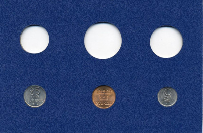 Швеция 5, 10, 25 эре 1972 Густав VI Адольф (1950-1973) в картоне набора монетного двора UNC 7-5-7-271
