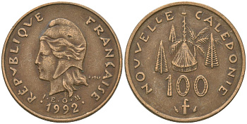 Французская Новая Каледония 100 франков 1992 хижина среди сосен и пальм, (IEOM) KM 15, Schoen 16, Lec 137 никель латунь 4140-544
