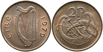 ИРЛАНДИЯ 2 ПЕНСА 1979 ВИНЬЕТКА В ВИДЕ СТИЛИЗОВАННОЙ ПТИЦЫ ИЗ ВТОРОЙ БИБЛИИ КАРЛА II ЛЫСОГО KM 21 бронза 4525-1124