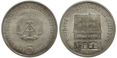 ГДР 5 марок 1983 А, Мартин Лютер, дом рождения в Айслебене KM 90, J. 1590 медно-никель UNC 413-3931