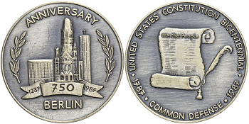 Германия медаль 1987 750 ЛЕТ ГОРОДУ БерлинУ (1237-1987), 200 ЛЕТ КОНСТИТУЦИИ США (1787-1987), диаметр 40 мм. белый металл 4552-314