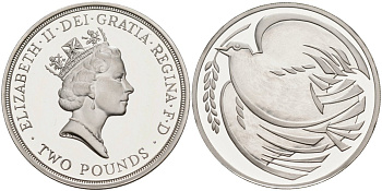 Великобритания 2 фунта 1995 Елизавета II (1952-2022), 50 лет окончанию Второй Мировой Войны, сертификат, в коробке KM 970а, Spink 4315 (K5) серебро PROOF 00-00