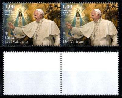 Ватикан сцепка из 2 марок "80-летие Папы Франциска" - номинал 1 евро 2016  Михель 1887 