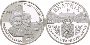Нидерланды медаль 2001 королева Биатрикс, 35 лет свадьбе Биатрикс и Клауса (1966-2001), диаметр 30 мм.  медно-ниель  PROOF  11-117-42