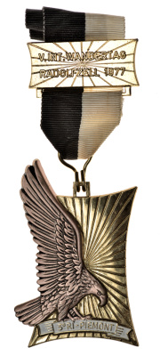 Франция памятная медаль 1977 Третий пехотный Ri-Piemont полк создан в 1569 под именем полка де Брисака, на расформирование, с подвеской, лентой и застежкой для носки, цветная эмаль 4-5-3-13