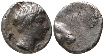 Древняя Греция, Кария, Галикарнас гемиобол 400 - 340 гг. до н.э. голова Аполлона / голова барана, 0,36 гр SNG Helsinki 873; SNG Kayhan 996 серебро 1073-9-36