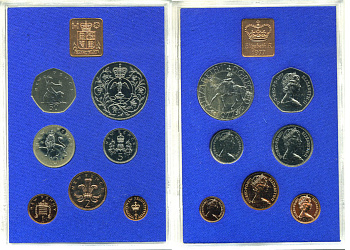 Великобритания официальный годовой набор из 7 монет (1/2, 1, 2, 5, 10, 25, 50 пенни (пенсов)) и 1 жетона монетного двора 1977 Cеребряный (25 лет правлению) юбилей царствования Елизаветы II KM PS33 (911, 912, 913, 914, 915, 916 и 920) бронза и медно-никель