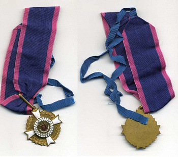 Бурунди орден дружбы народов с 1966, крест командора, золоченая бронза с эмалью, на оригинальной шейной ленте 00-704-08