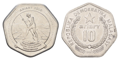 Мадагаскар 10 ариари 1992 год-тип KM 18 сталь плакированная никелем UNC 4671-246