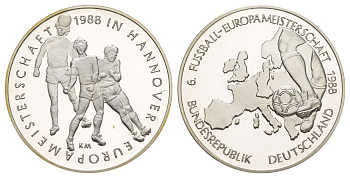 ФРГ медаль посвященная Чемпионату Европы 1988 - "Город принимающий Евро - Ганновер" 1988 диаметр 39 мм, вес 23,5 гр серебро PROOF 11-318-14