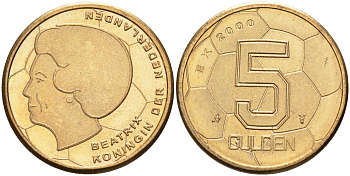 Нидерланды 5 гульденов 2000 Беатрикс (1980-2013), чемпионат мира по футболу 2000 года в Нидерландах KM 231 никель плакированный латунью 4116-153