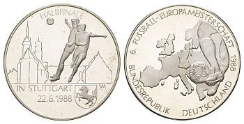 ФРГ медаль посвященная Чемпионату Европы 1988 - "полуфинальный матч СССР-Италия22 июня 1988 в Штутгарт" 1988 диаметр 39 мм, вес 23,5 гр серебро PROOF 11-322-25