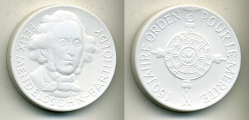 Европа медаль ND 150 лет ордену Pour Le Merite (голубой макс), Феликс Мендельсон  фарфор  UNC  11-145-21