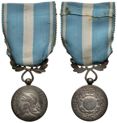 Франция медаль 1893 за военные действия в колониях, диаметр 25 мм., без планки, учреждена 26 июля 1893 года  серебро    00-812-71