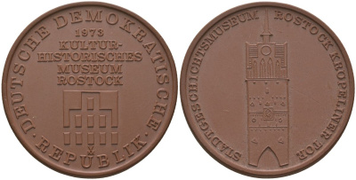 Германия, Росток медаль "Культурно-исторический музей Ростока" 1973 фарфоровая мануфактура в Мейсене, вес 12,25 гр, диаметр 42 мм фарфор 11-151-35
