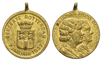 Нидерланды медаль "Брак королевы Юлианы и принца Бернхарда" 1937 диаметр 26,5 мм, вес 7,96 гр  латунь    4127-914