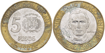 Доминиканская республика 5 песо 1997 50 лет центральному банку KM 88 биметалл 4541-1055