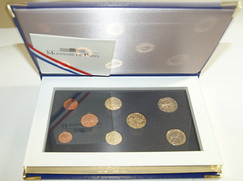 Франция евронабор из 8 монет 2000 в оригинальной упаковке монетного двора PROOF 1-4-6-01