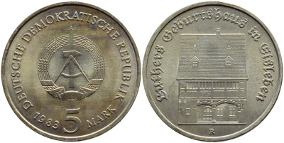 ГДР 5 марок 1983 А, Мартин Лютер, дом рождения в Айслебене KM 90, J. 1590 медно-никель aUNC 3897-1114