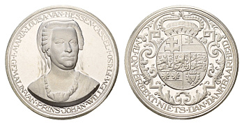 Нидерланды медаль из серии история Нидерландов - Мария Луиза - супруга Вильгельма IV Оранского первая половина XX века Mig Ontbreekit Niets Dan Dankbaarheid (мне ничего не нужно кроме благодарности), диаметр 25 мм, вес 7,5 гр серебро PROOF 4671-1113