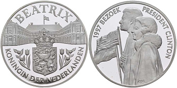 Нидерланды медаль ND королева Беатрикс, 1997 год визит президента Билла Клинтона, диаметр 38,5 мм., вес 22,12 гр.  серебро  PROOF  1078-6-42